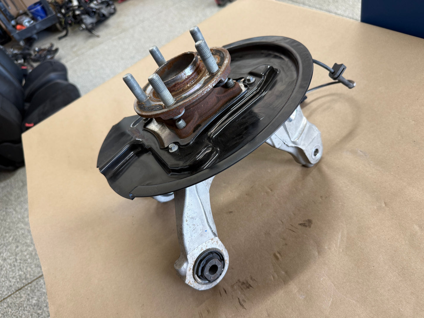 2015-2023 Ford Mustang 5.0 GT RH Passenger Side Rear Spindle Knuckle Hub