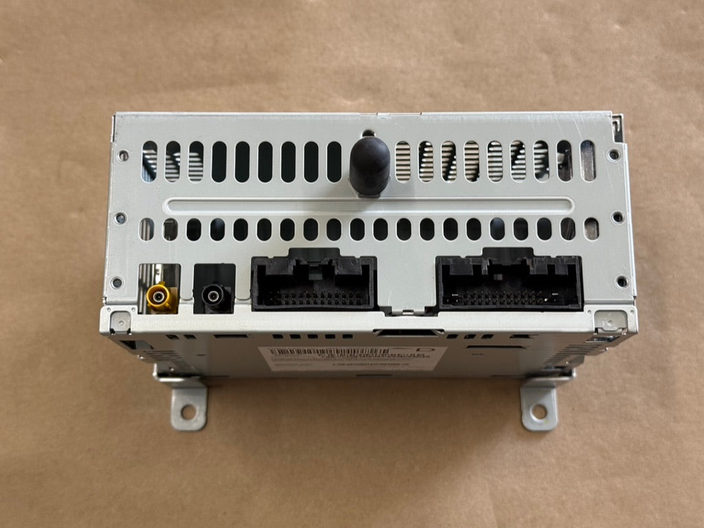 2019 Ford Mustang Touch Screen Face Plate Radio Module USB Port