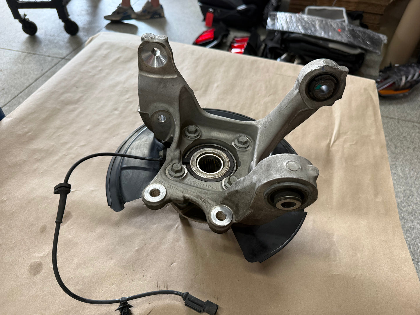 2015-2023 Ford Mustang 5.0 GT LH Driver Side Rear Spindle Knuckle Hub