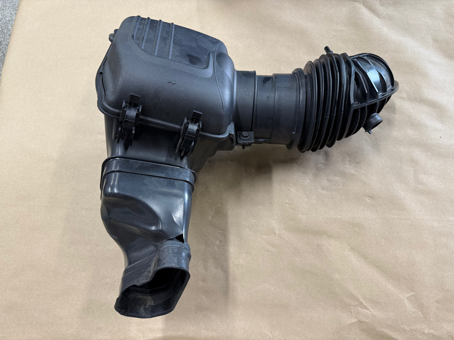 2024-2026 Ford Mustang GT Coyote Cold Air Intake Elbow MAF Housing RH Passenger