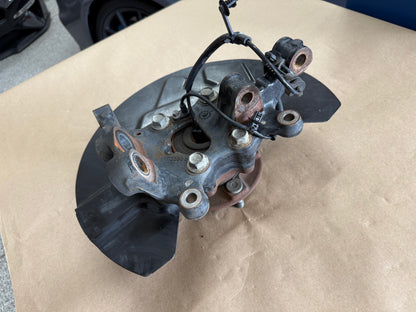 2021-2023 Ford Mustang 5.0 GT RH Passenger Side Front Spindle Knuckle Hub 4 Bolt