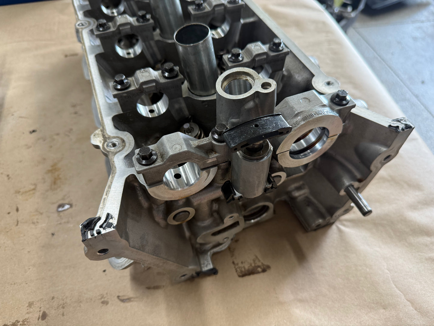 2024-2026 Ford Mustang DOHC Cylinder Heads RH LH Pair Valves 5.0L Coyote Gen 4