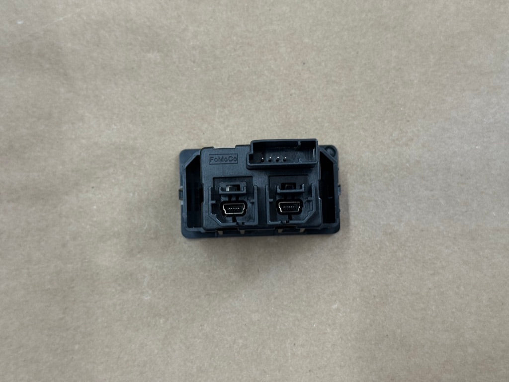 2021 Ford Mustang GT Touch Screen, Face Plate, Radio, Module USB Port
