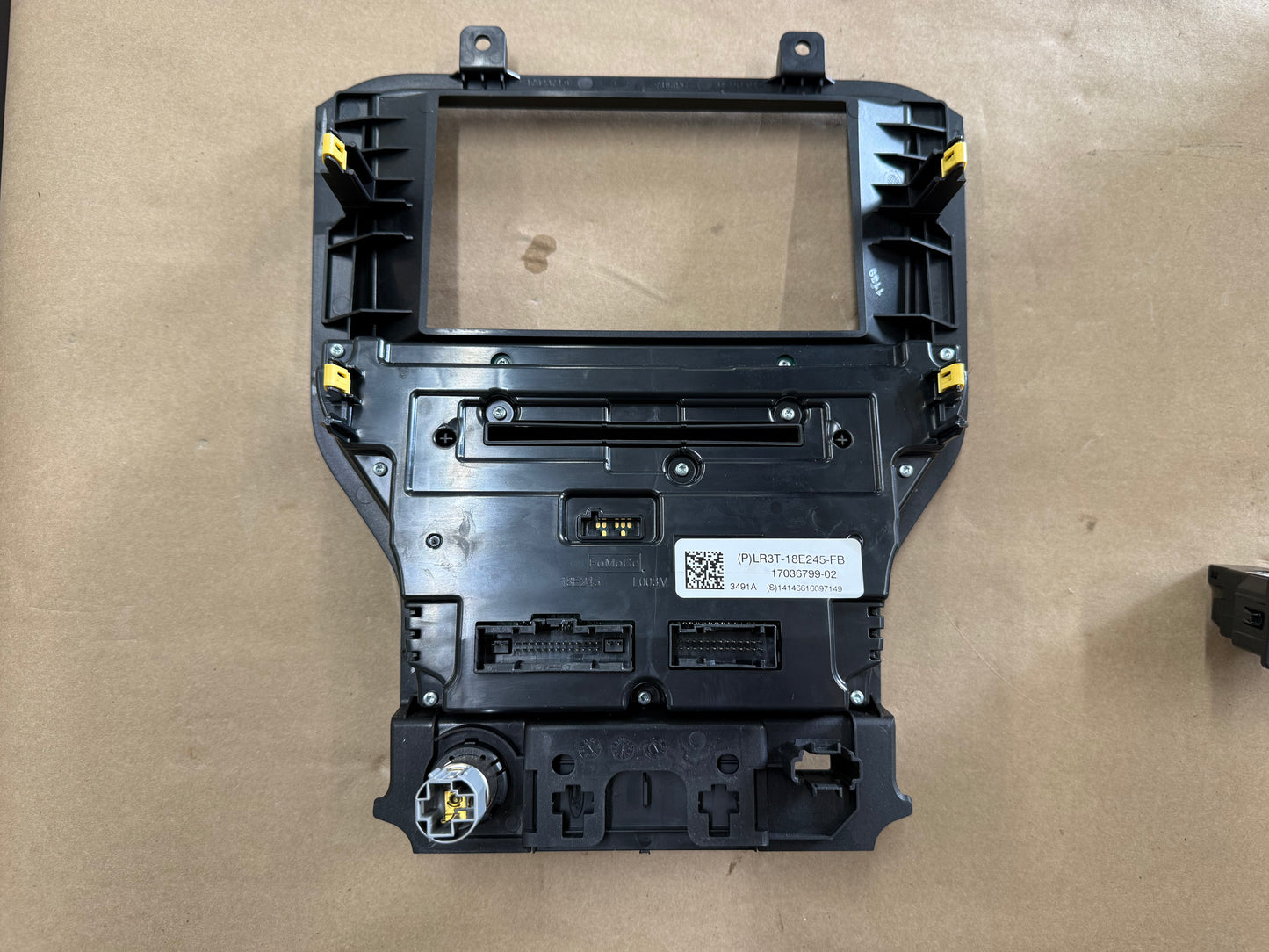 2021 Ford Mustang GT Touch Screen, Face Plate, Radio, Module USB Port