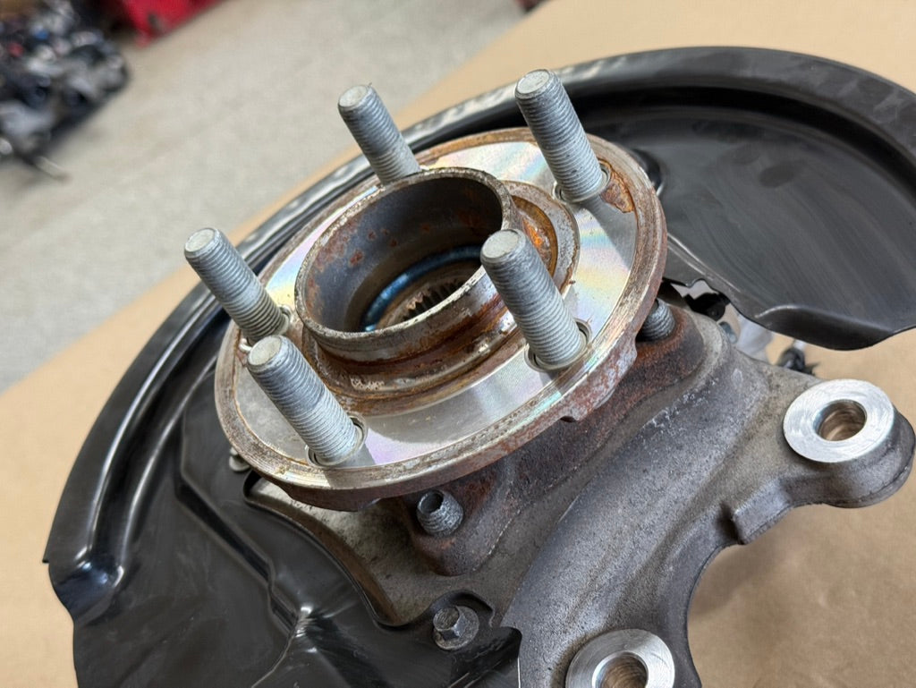 2015-2023 Ford Mustang 5.0 GT LH Driver Side Rear Spindle Knuckle Hub