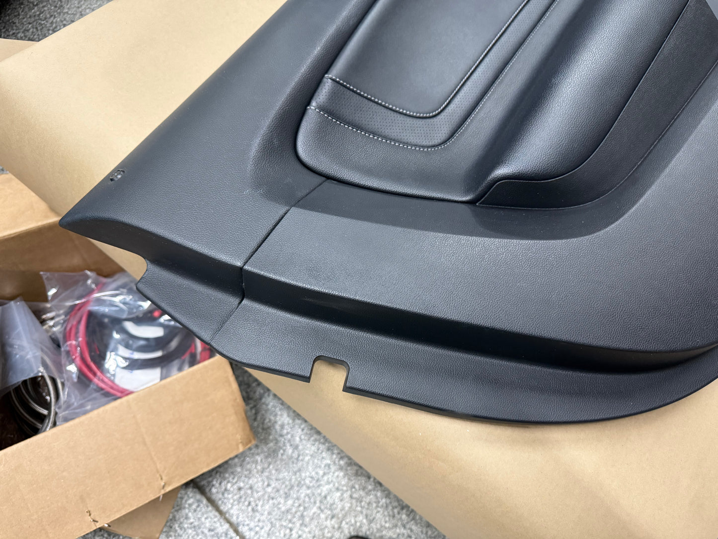 2018-2023 Ford Mustang GT LH Driver Leather Insert Door Panel Grey Stitching