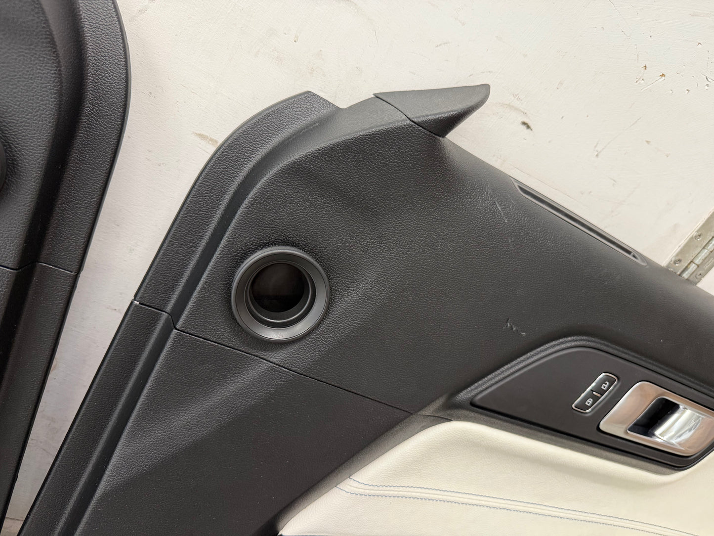 2018-2023 Mustang GT V6 EcoBoost LH RH White Leather Insert Door Panels Pair