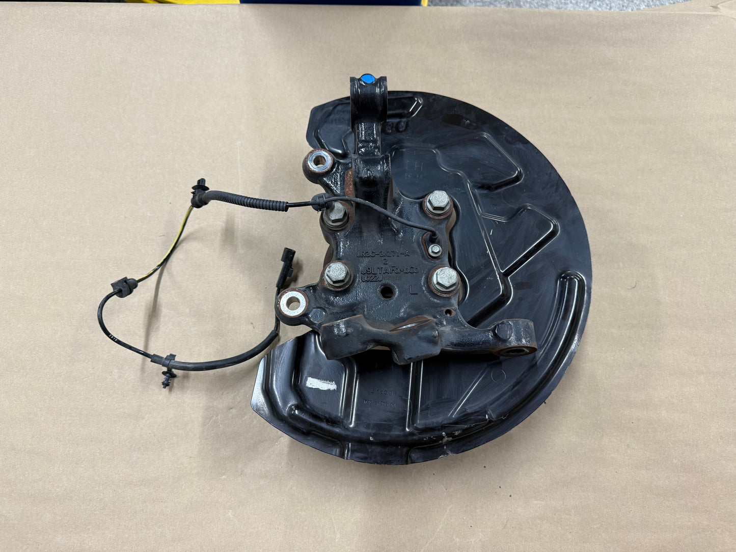 2021-2023 Ford Mustang 5.0 GT LH Driver Side Front Spindle Knuckle Hub 4 Bolt