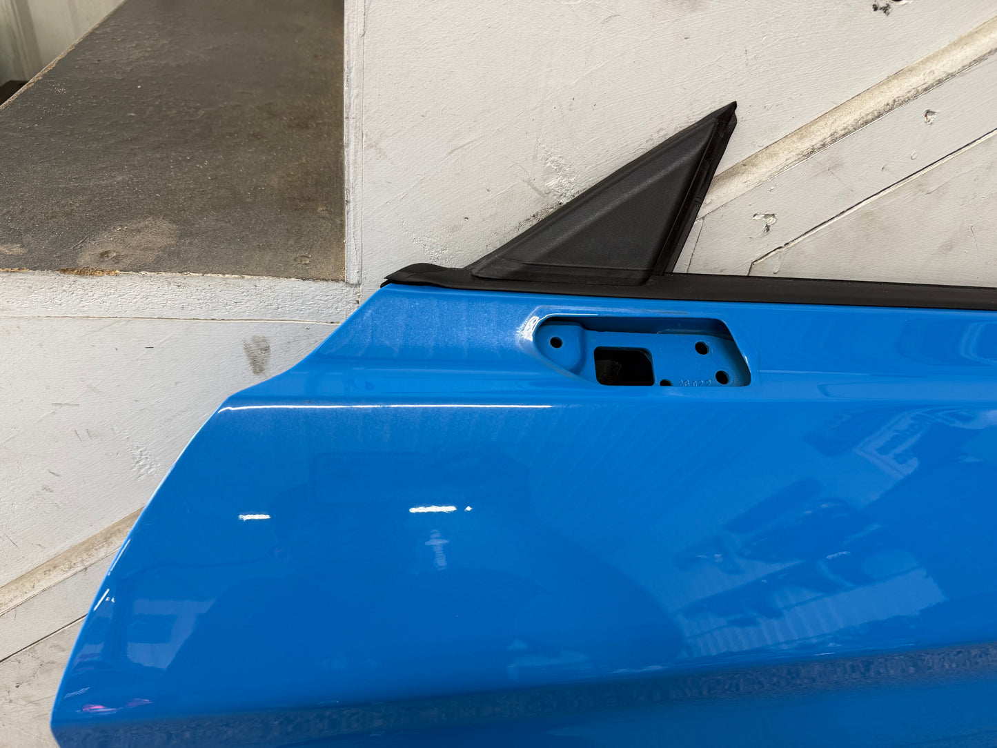 2015-2023 Ford Mustang GT GT500 LH Driver Side Door Complete w/Glass "AE"