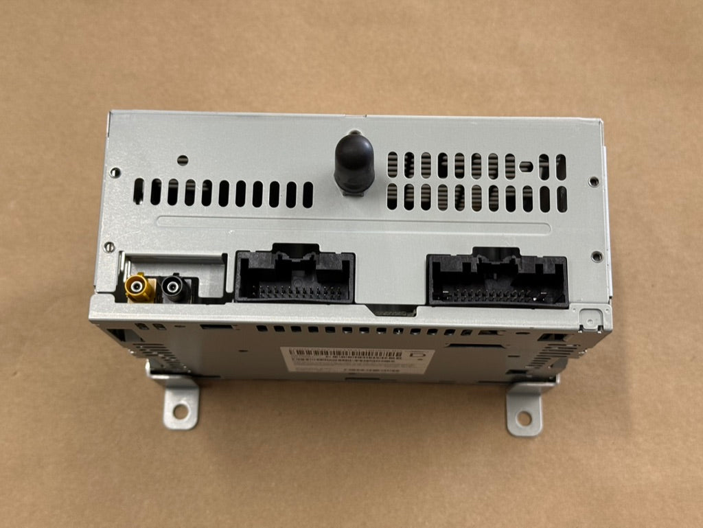 2021 Ford Mustang GT Touch Screen, Face Plate, Radio, Module USB Port