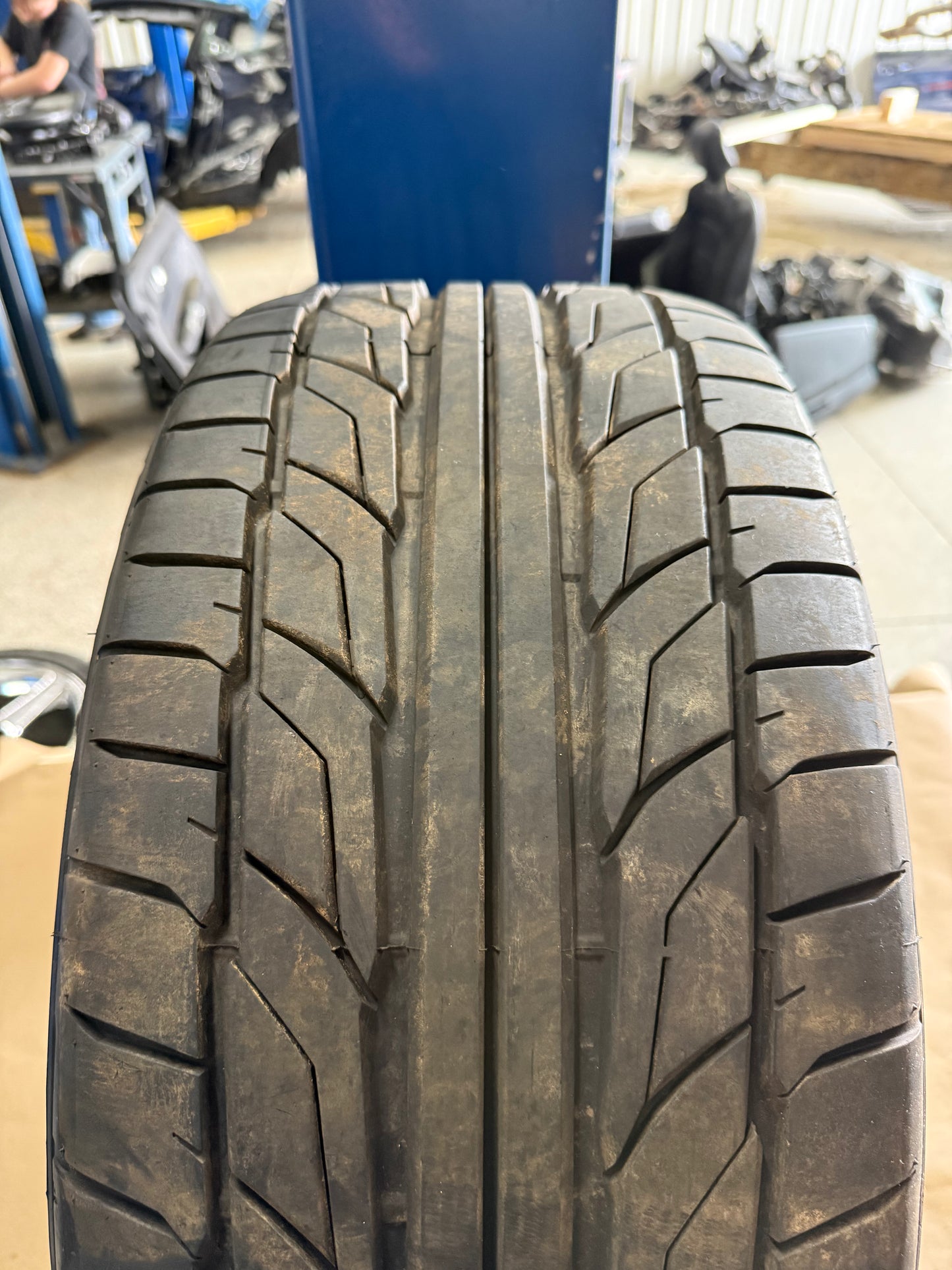 Nitto NT555 G2 265/40/19 Tire