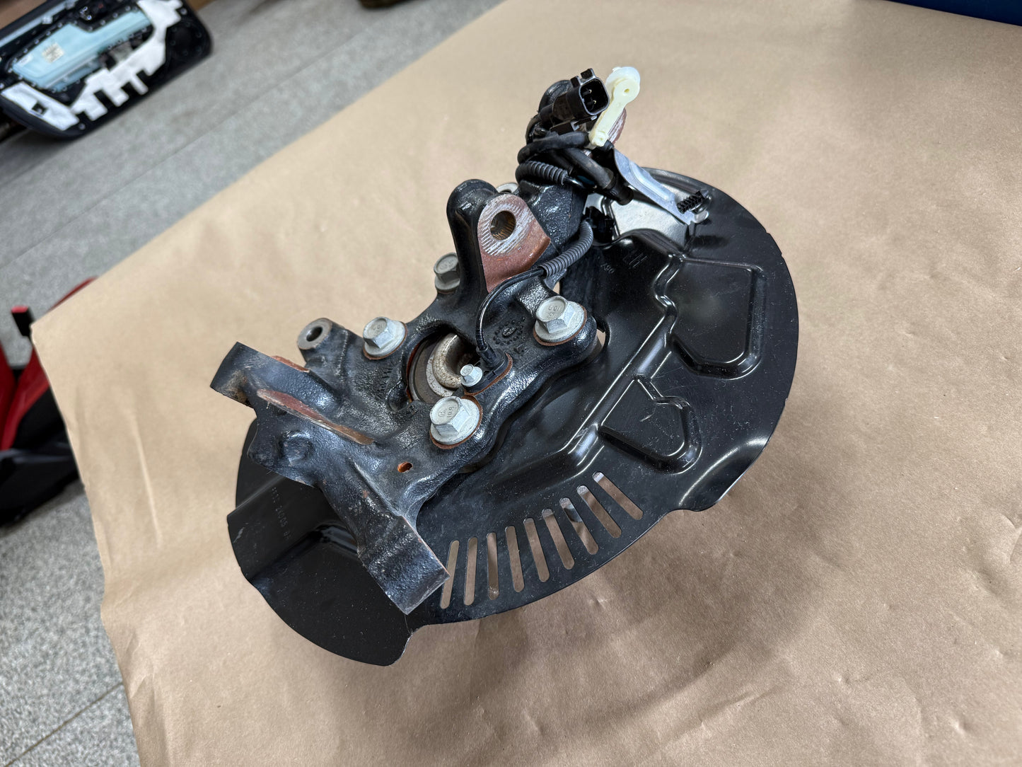 2024-2026 Ford Mustang GT LH Driver Side Front Spindle Knuckle Hub