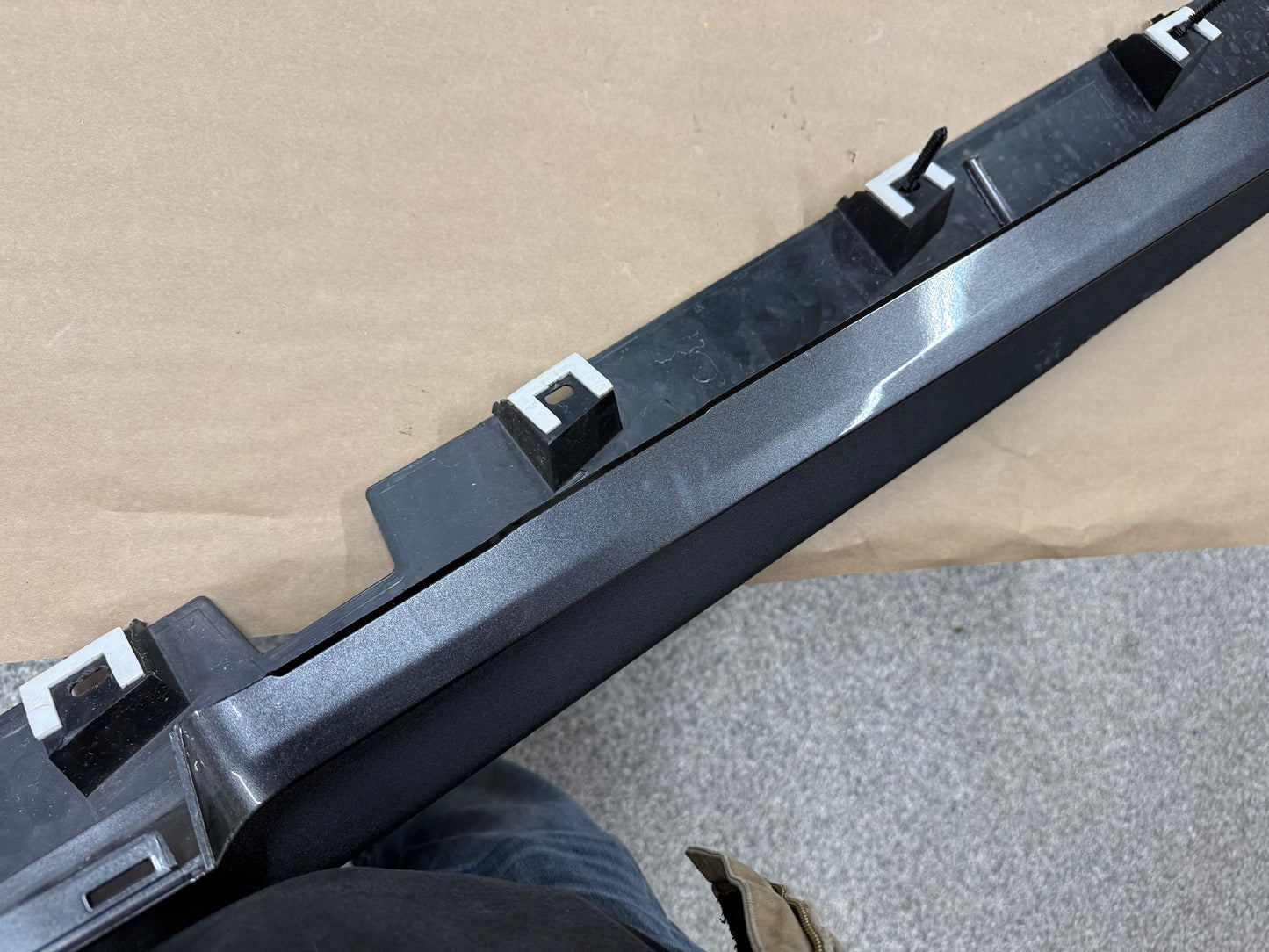 2015-2023 Ford Mustang GT V6 LH Side Skirt Molding Driver Side "J7"