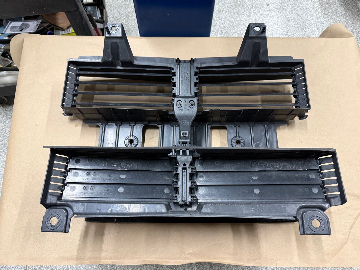 2018-2023 Ford Mustang GT Radiator Air Shutter Grille Assembly