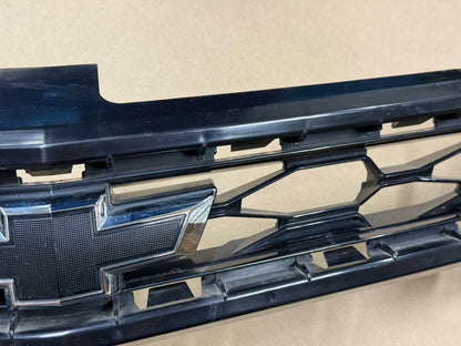 2016-2018 Chevrolet Camaro SS Front Bumper Upper Grille "GM"