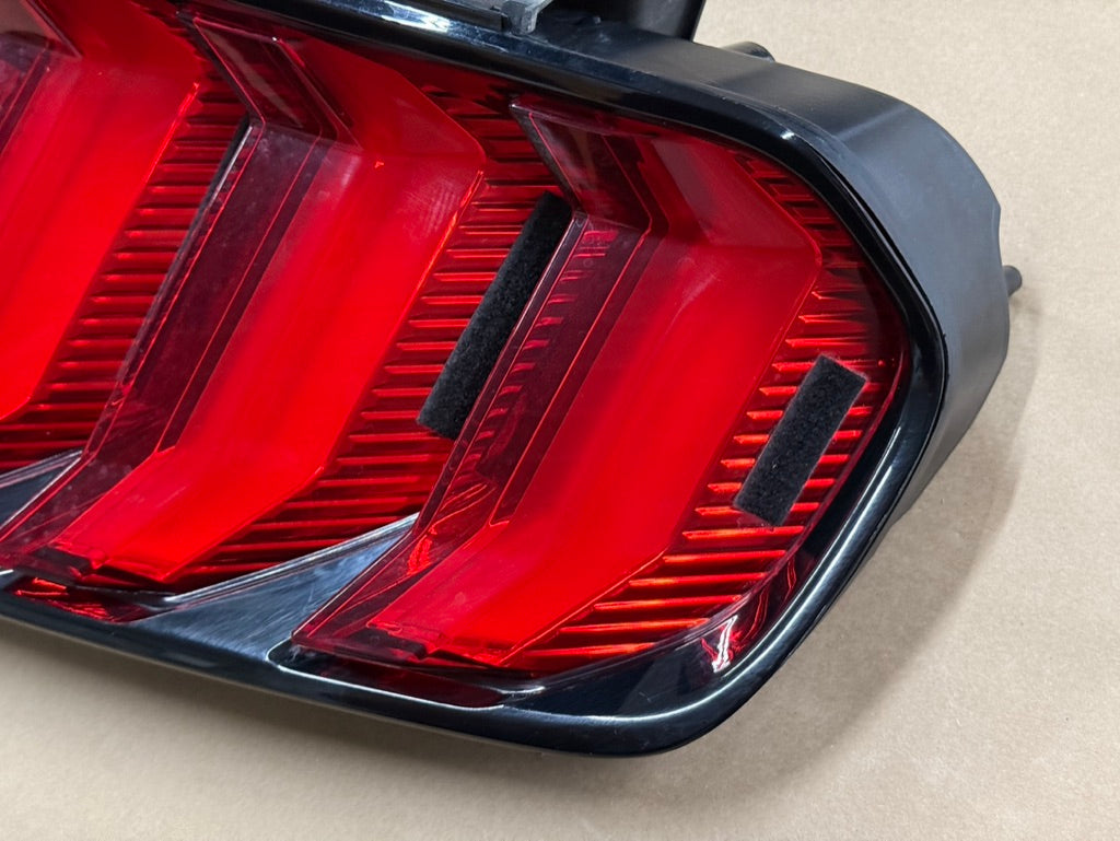 2018-2023 Ford Mustang GT V6 EcoBoost Tail Light RH Passenger Side LED