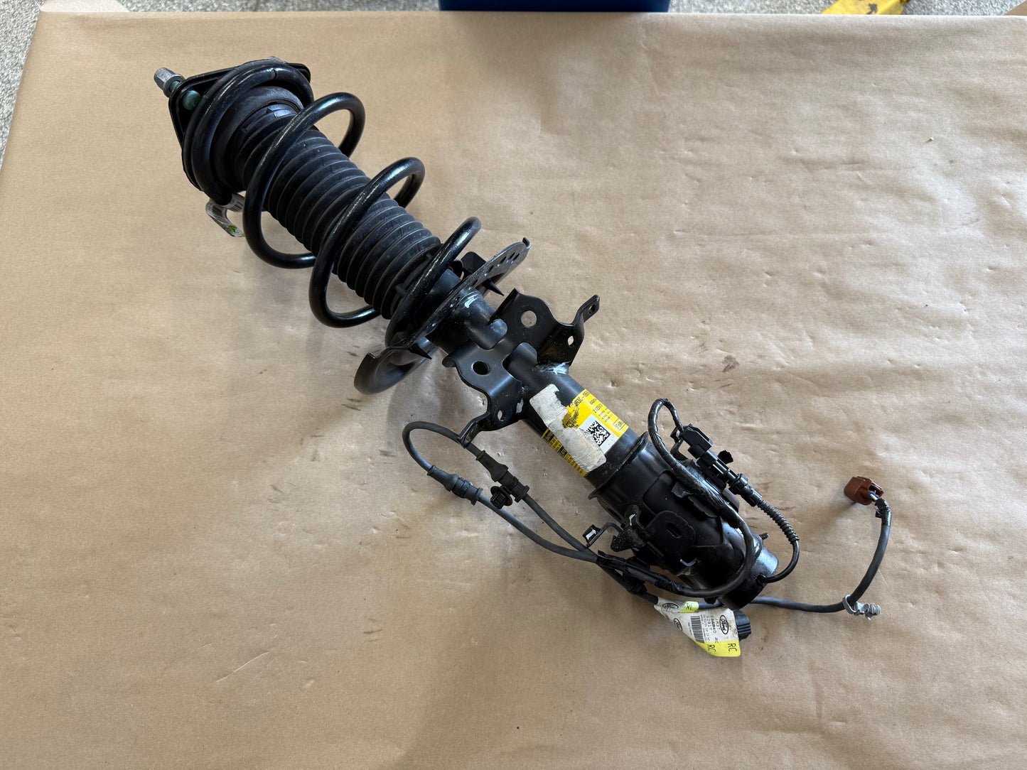 2018-2023 Ford Mustang GT Front RH Passenger MagneRide Strut Spring Assembly 26k
