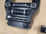 2021 Ford Mustang GT Touch Screen, Face Plate, Radio, Module USB Port