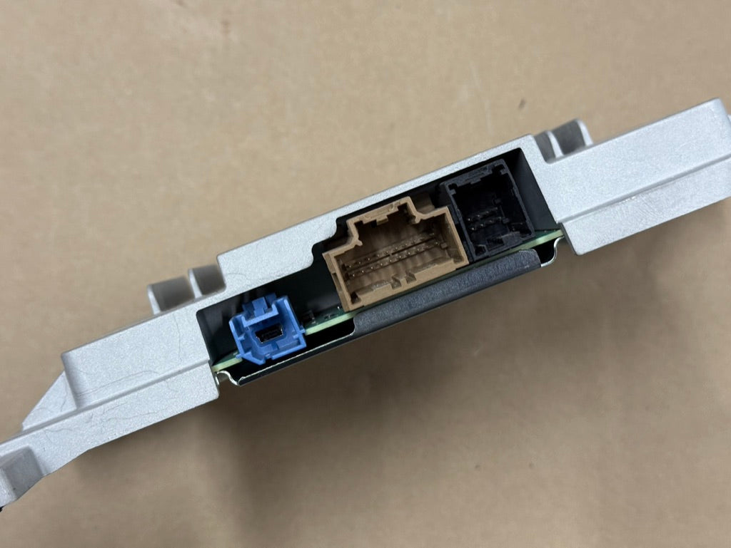 2023-2025 Ford F-250 F-350 Super Duty Radio Amplifier