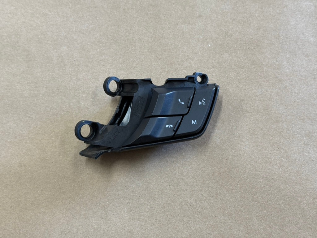 2015-2023 Ford Mustang GT RH Steering Wheel Button Sync Control