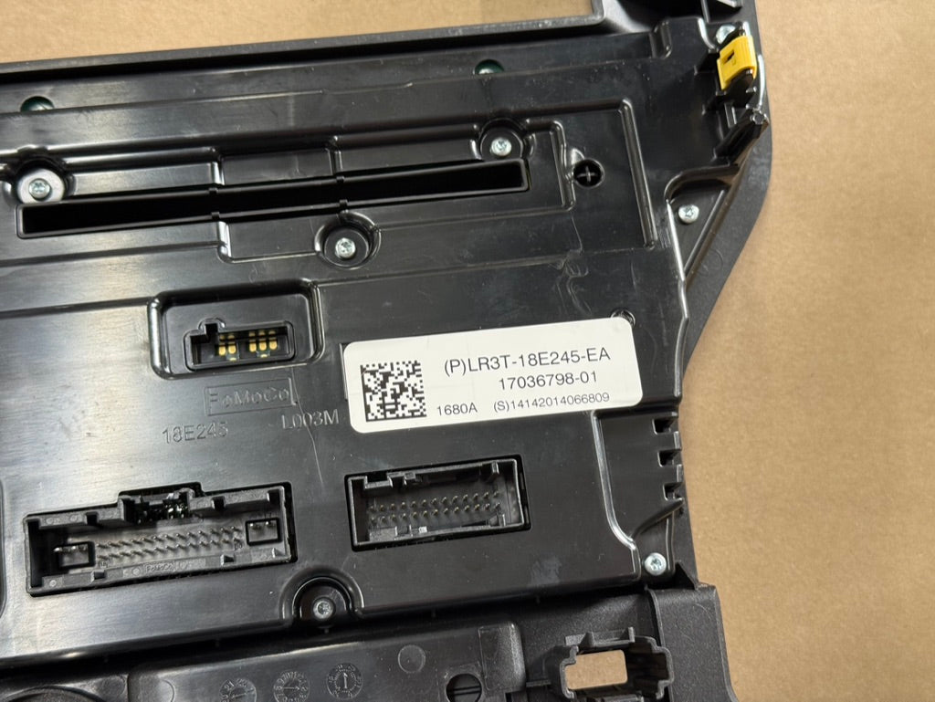2020 Ford Mustang GT Touch Screen, Face Plate, Radio, Module USB Port