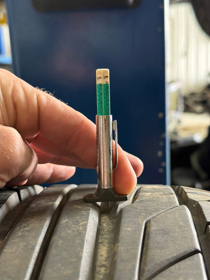 Nitto NT555 G2 265/40/19 Tire