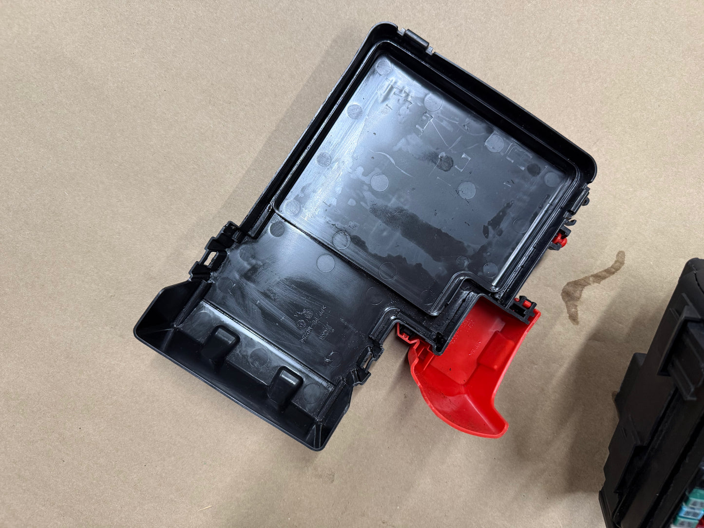 2024-2026 Ford Mustang GT Engine Bay Fuse Box Under Hood