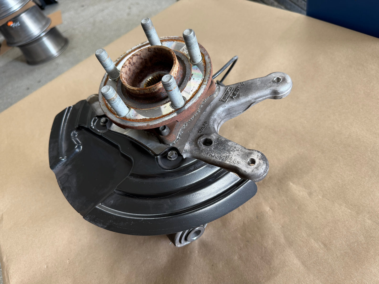 2024-2026 Ford Mustang GT LH Driver Side Rear Spindle Knuckle Hub