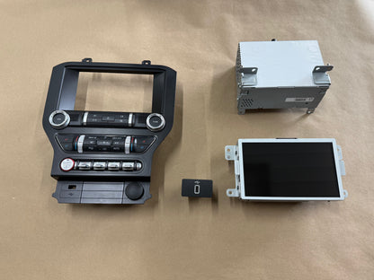2022 Ford Mustang GT Touch Screen, Face Plate, Radio, Module USB Port