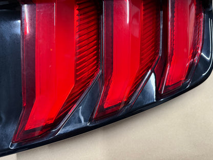 2018-2023 Ford Mustang GT V6 EcoBoost Tail Light RH Passenger Side LED