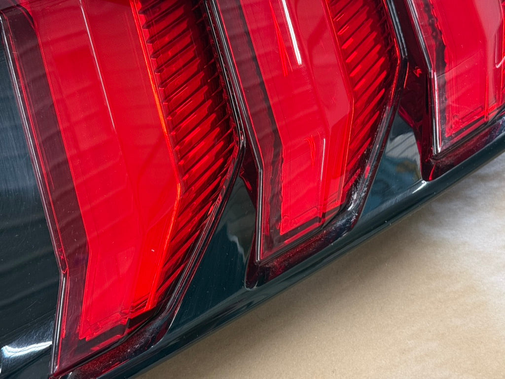 2018-2023 Ford Mustang GT V6 EcoBoost Tail Light RH Passenger Side LED