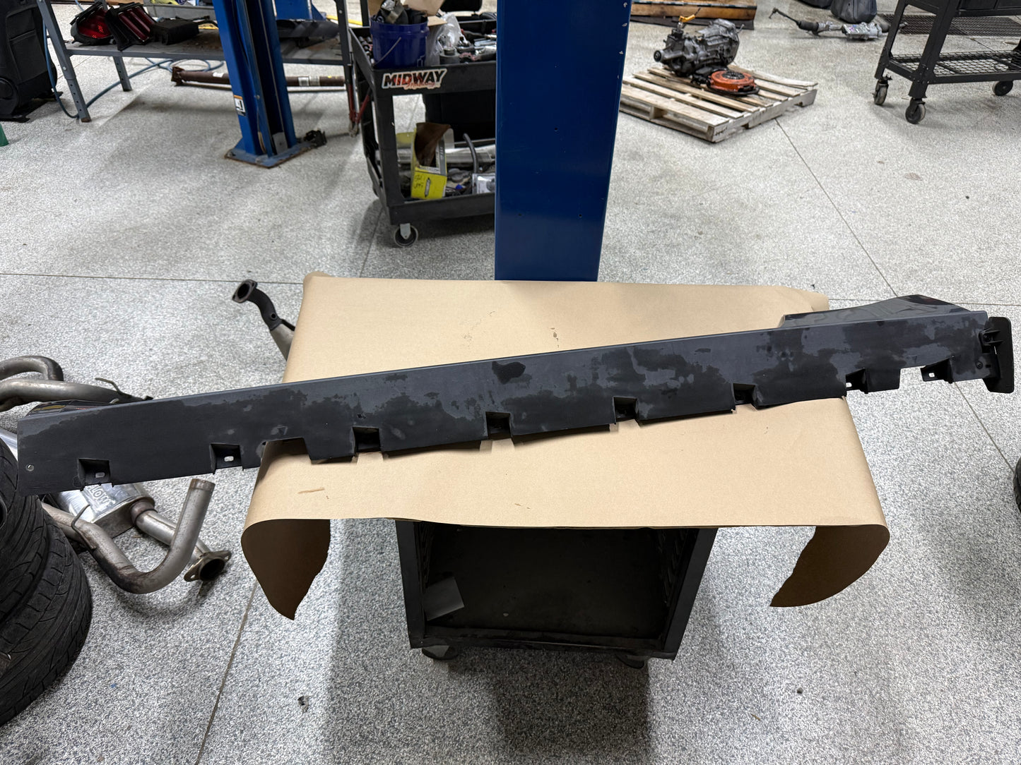 2015-2023 Ford Mustang GT V6 LH Side Skirt Molding Driver Side "J7"