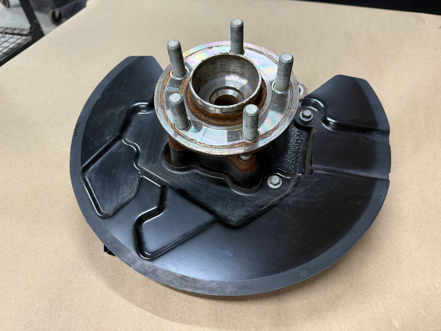 2021-2023 Ford Mustang 5.0 GT LH Driver Side Front Spindle Knuckle Hub 4 Bolt