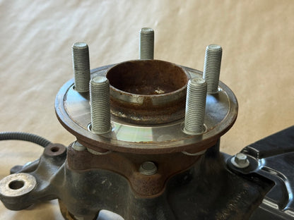 2021-2023 Ford Mustang 5.0 GT RH Passenger Side Front Spindle Knuckle Hub 4 Bolt