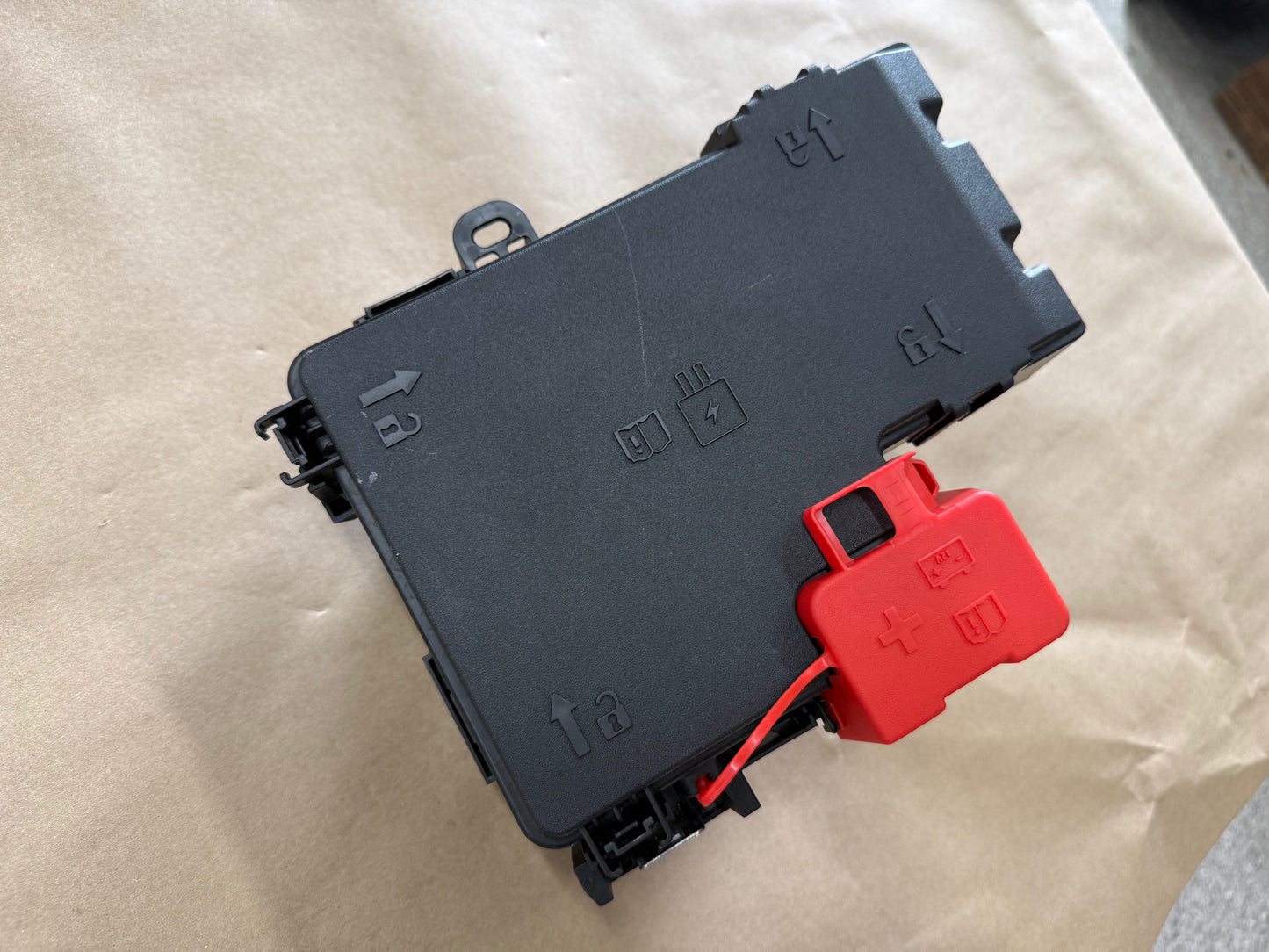 2024-2026 Ford Mustang GT Engine Bay Fuse Box Under Hood NO Damage
