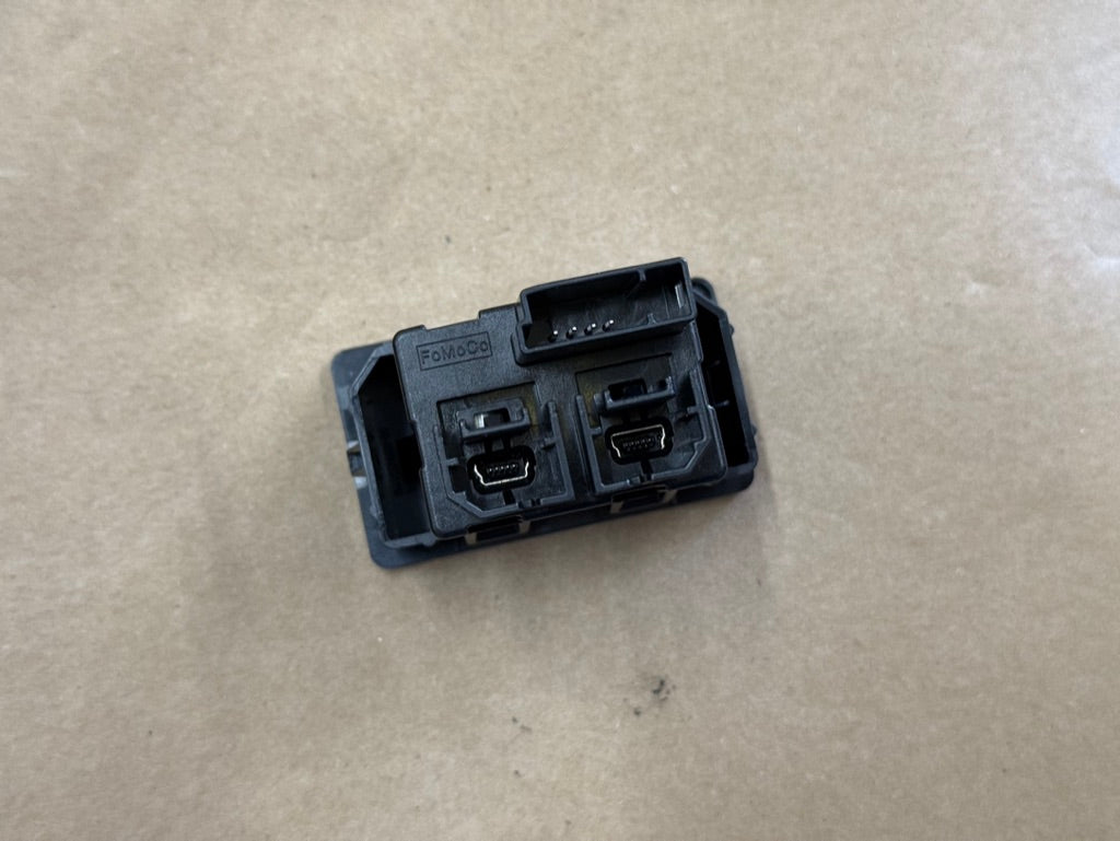 2023 Ford Mustang GT Touch Screen, Face Plate, Radio, Module USB Port