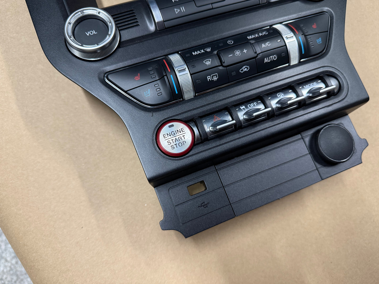 2022 Ford Mustang GT Touch Screen, Face Plate, Radio, Module USB Port