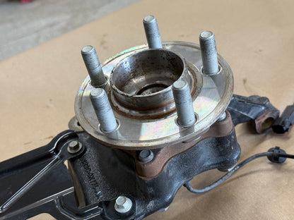2021-2023 Ford Mustang 5.0 GT RH Passenger Side Front Spindle Knuckle Hub 4 Bolt