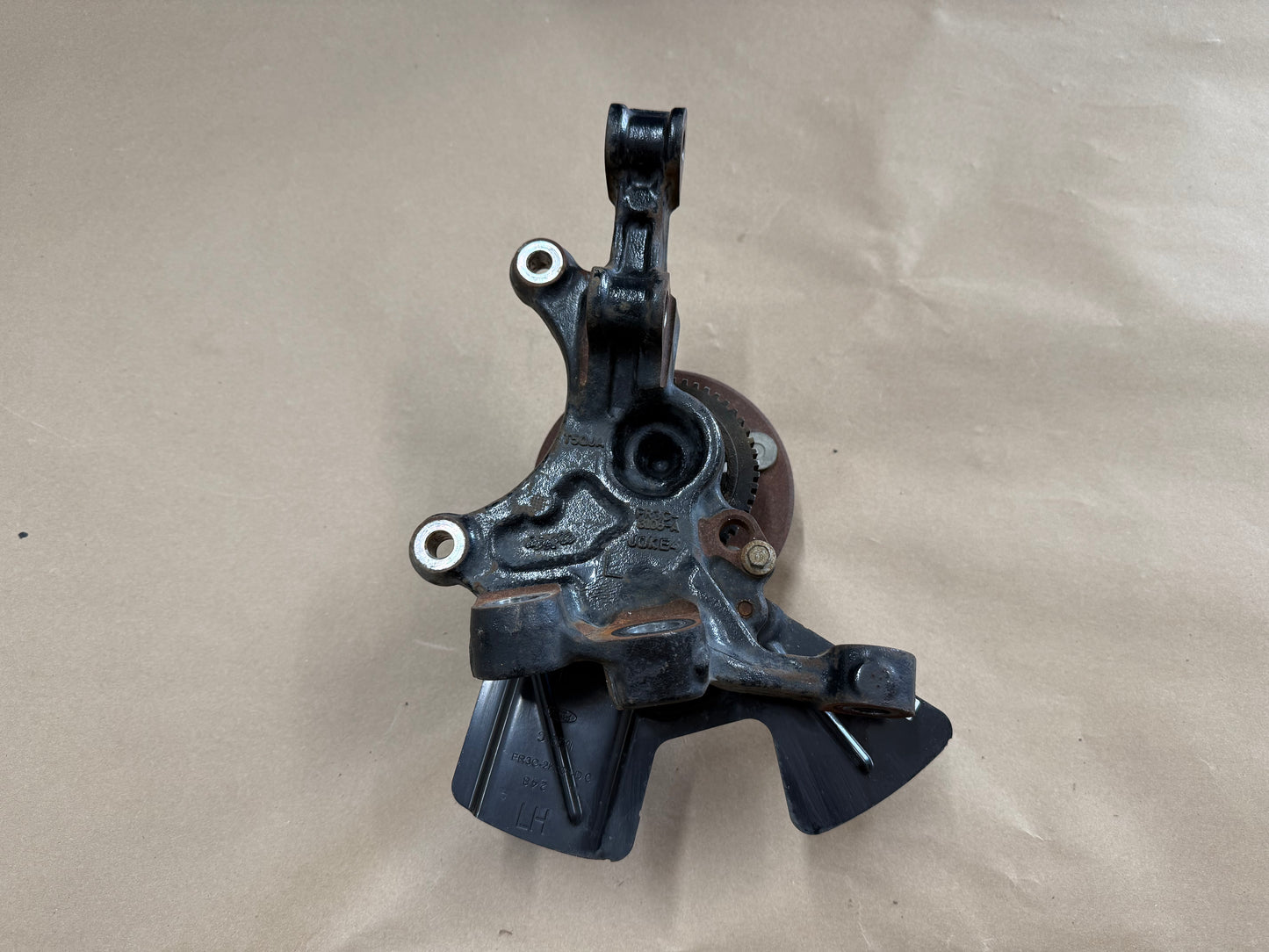 2015-2020 Ford Mustang 5.0L GT LH Driver Side Front Spindle Knuckle Hub
