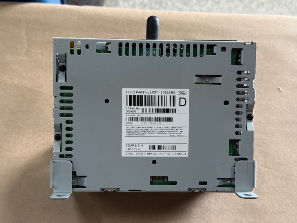 2020 Ford Mustang GT Touch Screen, Face Plate, Radio, Module USB Port