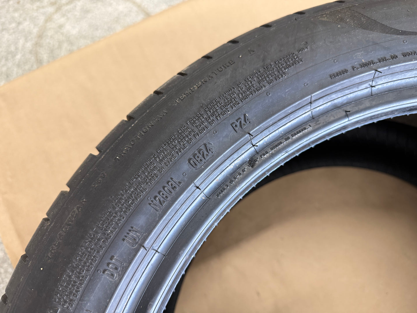Pirelli P Zero PZ4 285/40/19 Tire