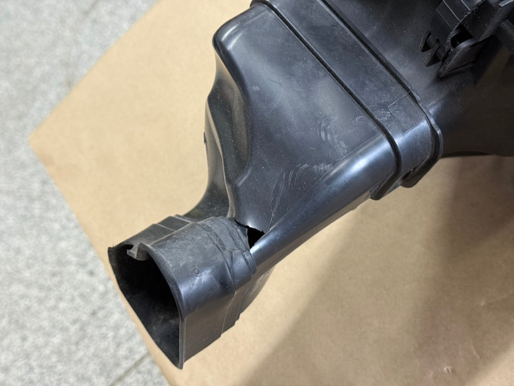 2024-2026 Ford Mustang GT Coyote Cold Air Intake Elbow MAF Housing RH Passenger