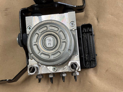 2021 Ford Mustang GT ABS Module Controller Anti-Lock Brakes "Auto"