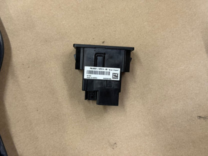 2022 Ford Mustang GT Touch Screen, Face Plate, Radio, Module USB Port