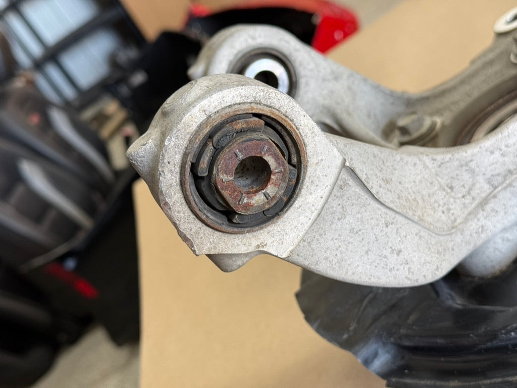 2015-2023 Ford Mustang 5.0 GT LH Driver Side Rear Spindle Knuckle Hub