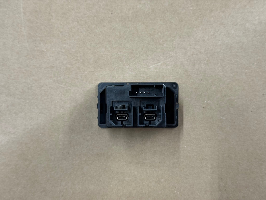 2021 Ford Mustang GT Touch Screen, Face Plate, Radio, Module USB Port