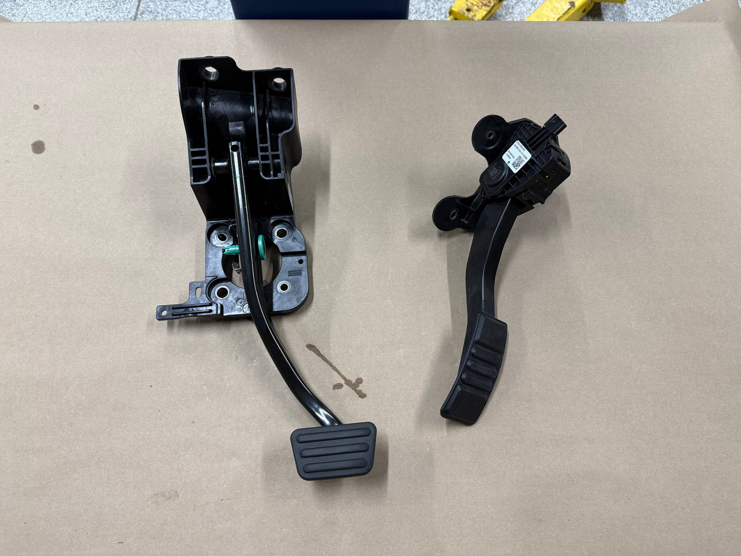 2024-2026 Ford Mustang GT Automatic Brake Pedal Assembly Accelerator Pedals