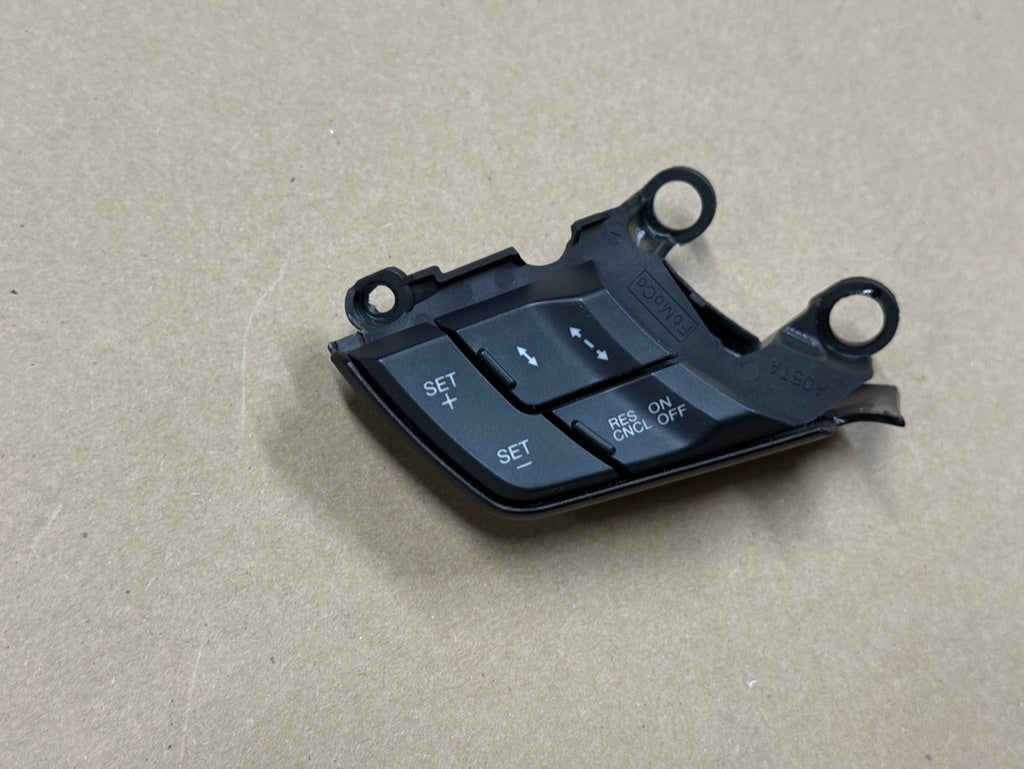 2015-2023 Ford Mustang GT LH Steering Wheel Button Cruise Control Steering