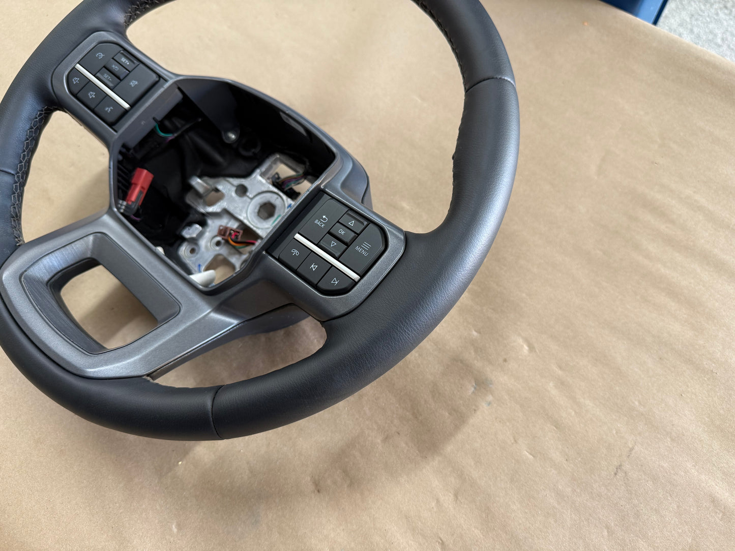 2023-2026 Ford F-250 F-350 Super Duty Soft Leather Steering Wheel 11k miles