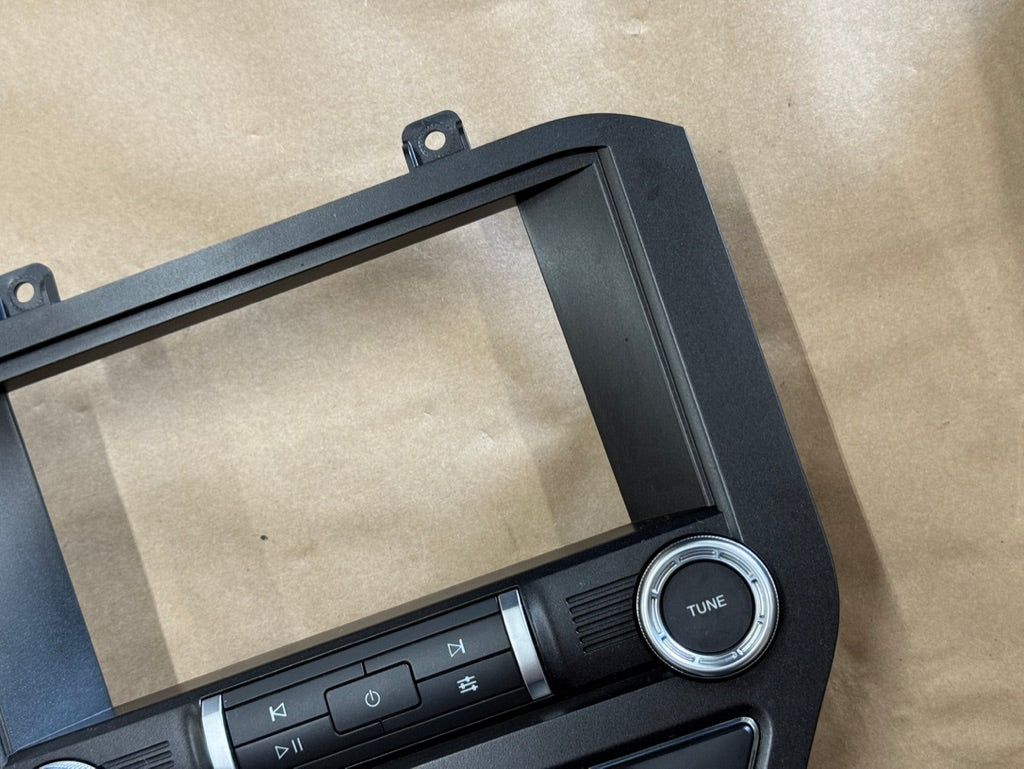 2019 Ford Mustang Touch Screen Face Plate Radio Module USB Port